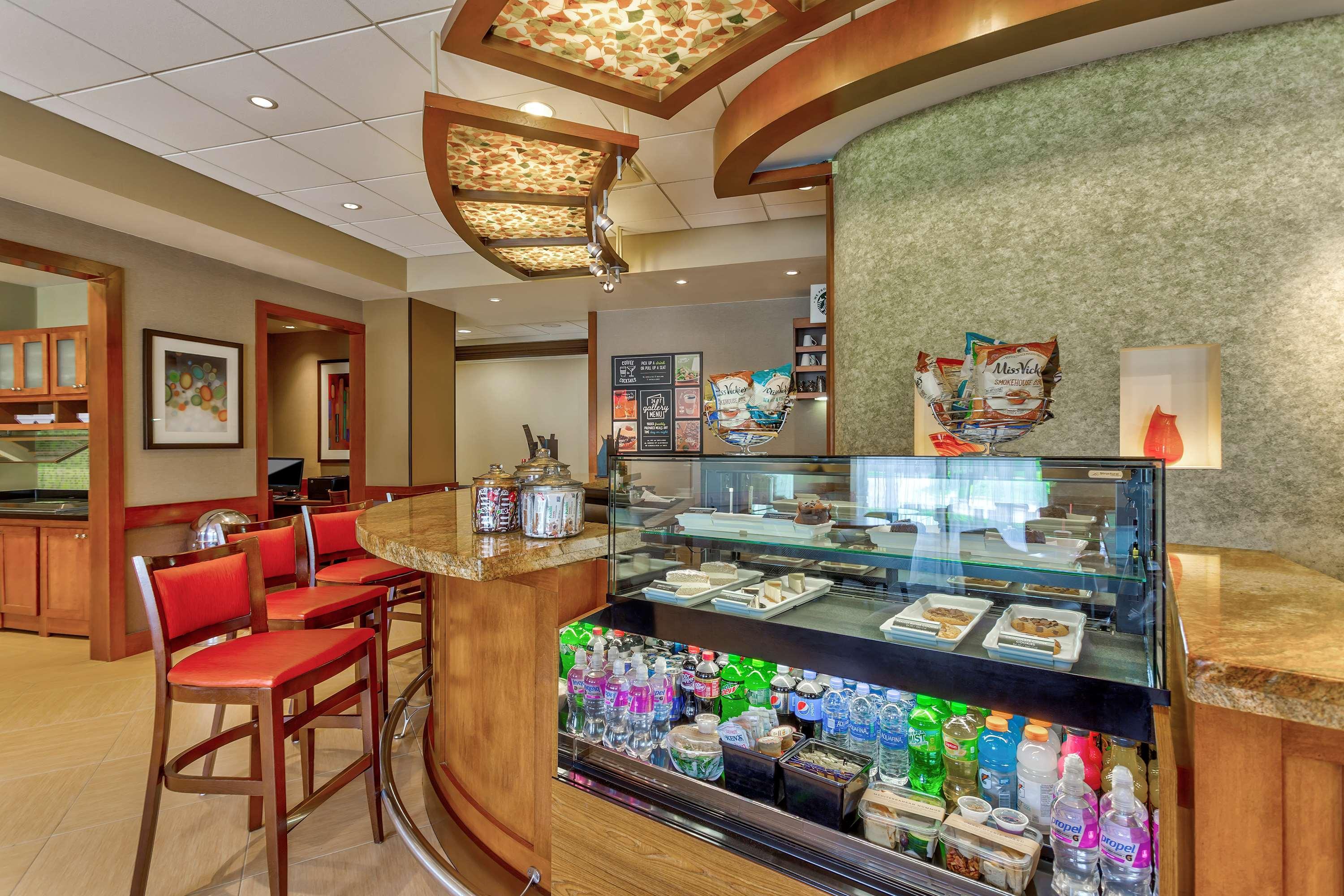 Wyndham Garden Kansas City Airport Bagian luar foto