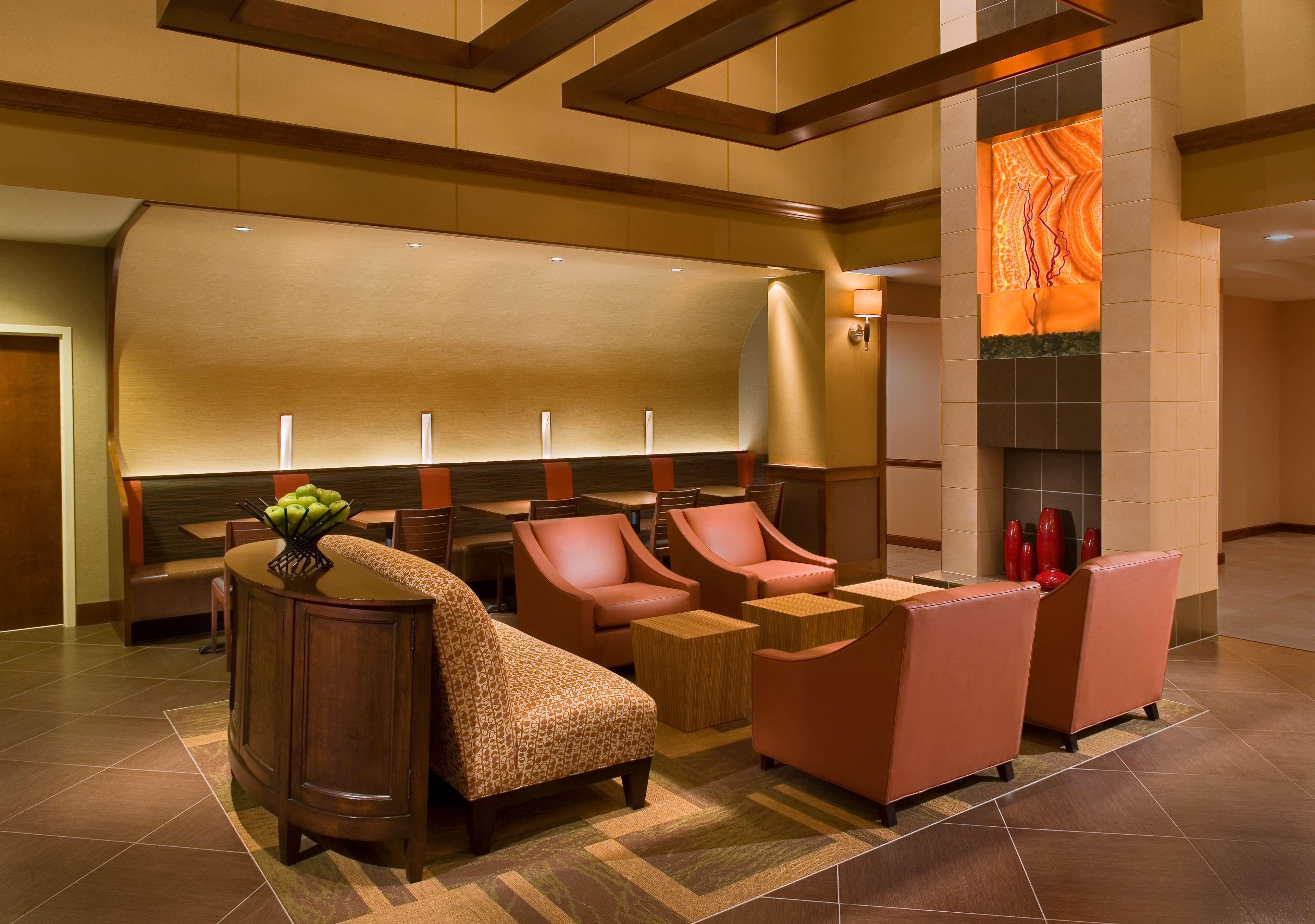 Wyndham Garden Kansas City Airport Bagian luar foto