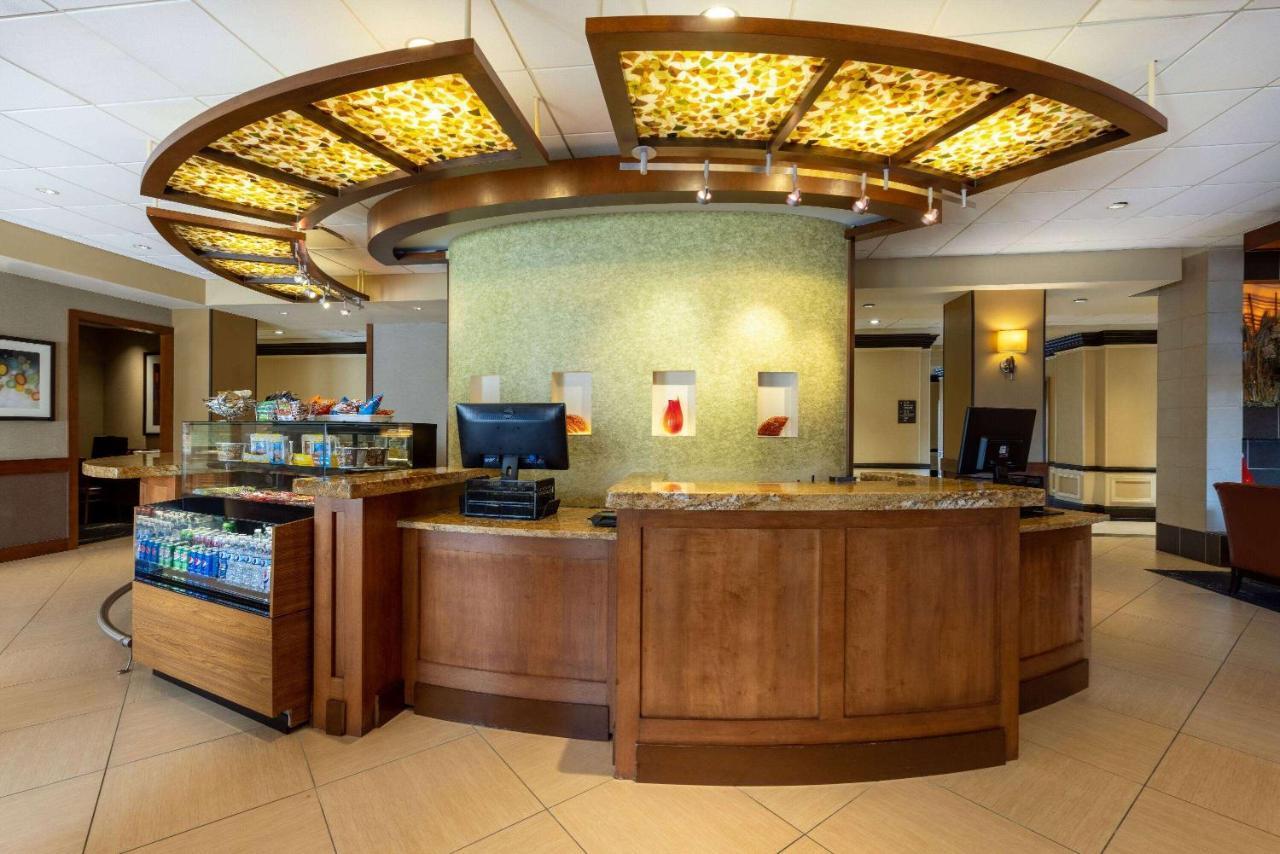 Wyndham Garden Kansas City Airport Bagian luar foto